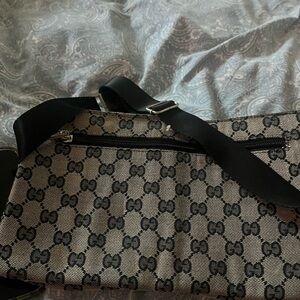 Gucci waist bag/ purse
